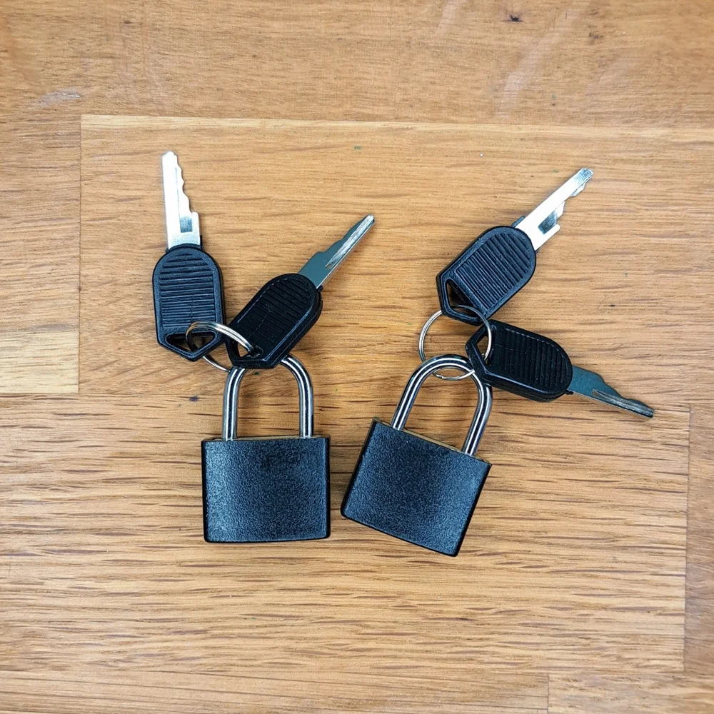 Decorative padlocks and keys in semi-matte black 🔐🖤🖤